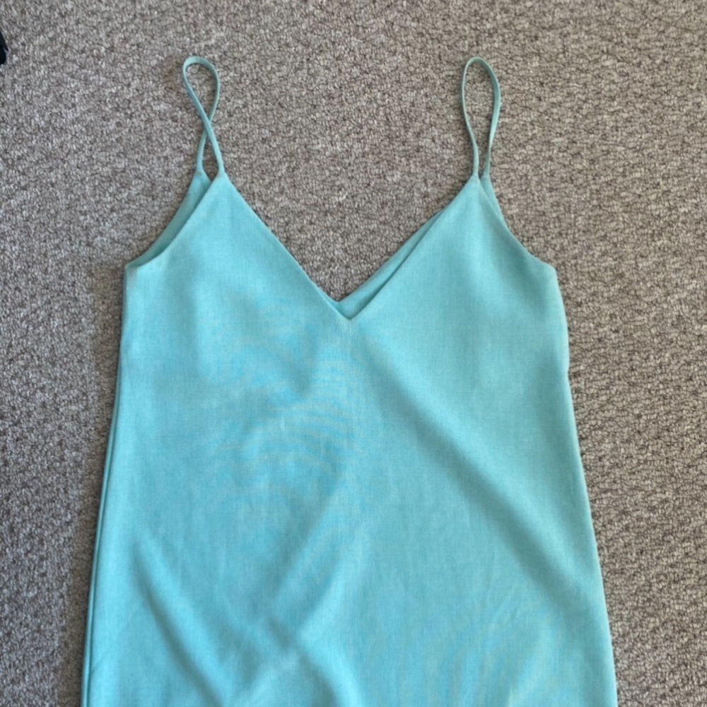 Short mini v cut dress. Size small/medium